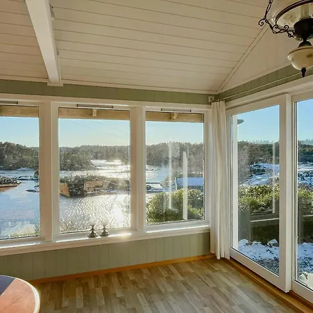 Seaside With Archipelago Views In Radoy Ferienhaus *