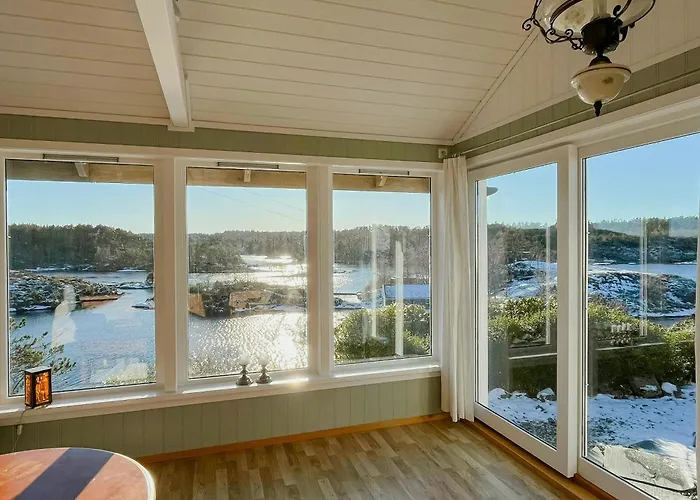 Seaside With Archipelago Views In Radoy Semesterbostad *