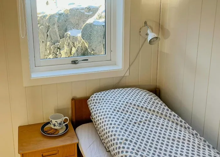 Seaside With Archipelago Views In Radoy * Bovagen