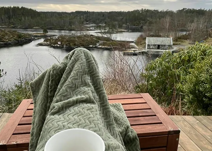 Seaside With Archipelago Views In Radoy Semesterbostad Bovagen