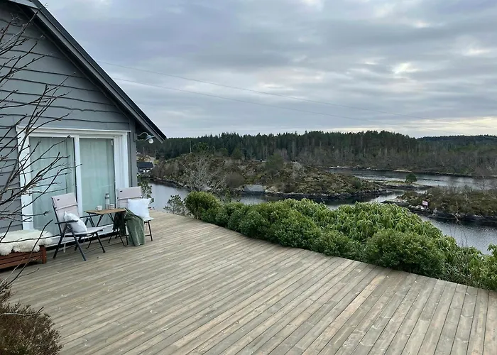 Seaside With Archipelago Views In Radoy * Bovagen