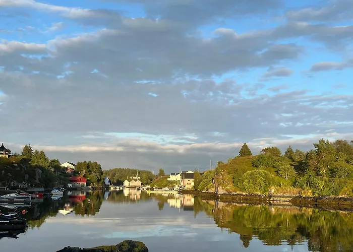 Seaside With Archipelago Views In Radoy * Bovagen